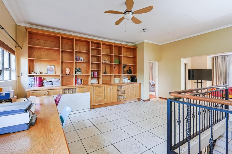 4 Bedroom Property for Sale in Woodhill Estate Gauteng