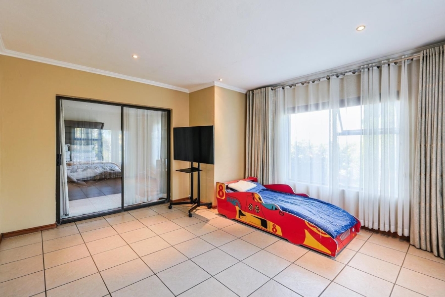 4 Bedroom Property for Sale in Woodhill Estate Gauteng