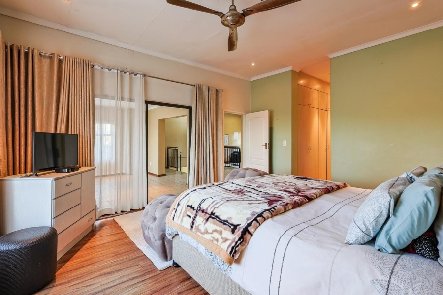 4 Bedroom Property for Sale in Woodhill Estate Gauteng