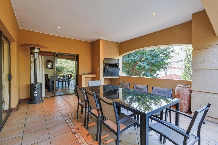4 Bedroom Property for Sale in Woodhill Estate Gauteng