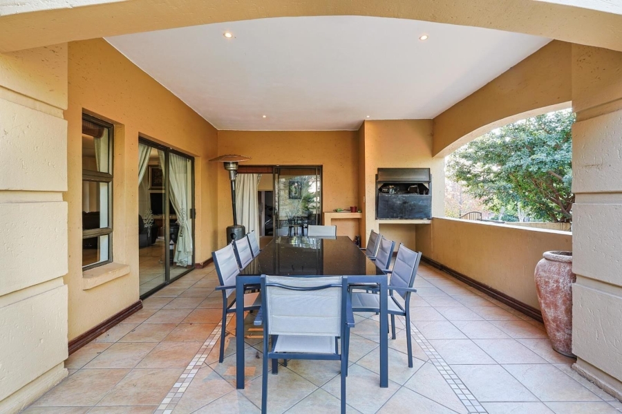 4 Bedroom Property for Sale in Woodhill Estate Gauteng
