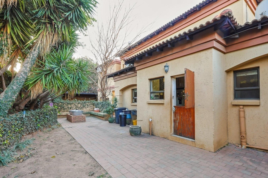 4 Bedroom Property for Sale in Woodhill Estate Gauteng