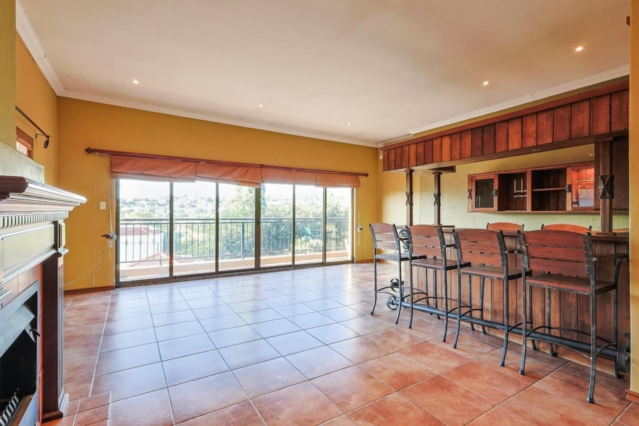 4 Bedroom Property for Sale in Woodhill Estate Gauteng