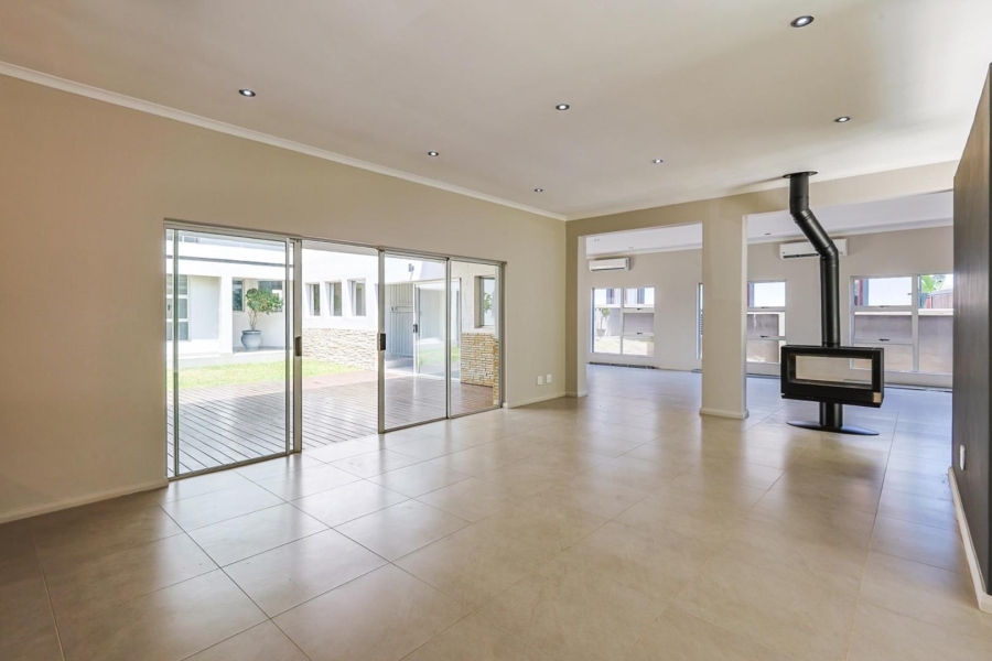 4 Bedroom Property for Sale in Willow Acres Gauteng