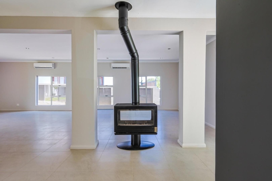 4 Bedroom Property for Sale in Willow Acres Gauteng