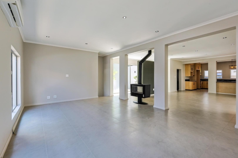 4 Bedroom Property for Sale in Willow Acres Gauteng