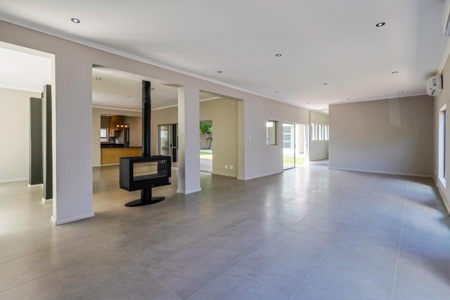 4 Bedroom Property for Sale in Willow Acres Gauteng