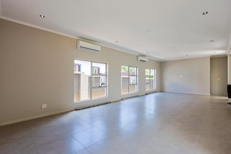 4 Bedroom Property for Sale in Willow Acres Gauteng