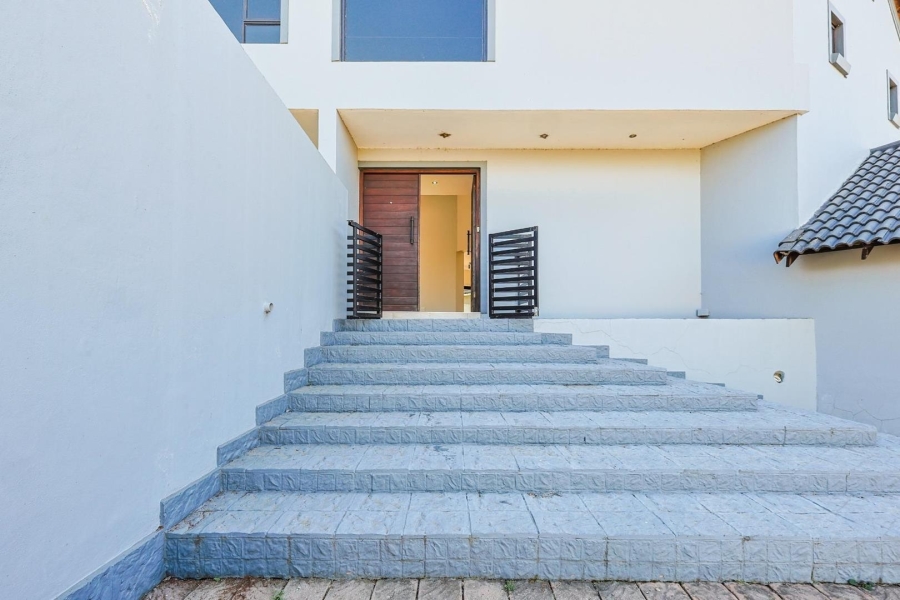 5 Bedroom Property for Sale in Silver Lakes Gauteng