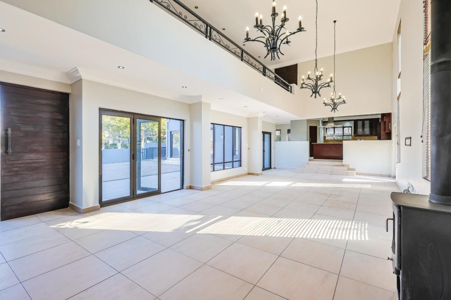 5 Bedroom Property for Sale in Silver Lakes Gauteng