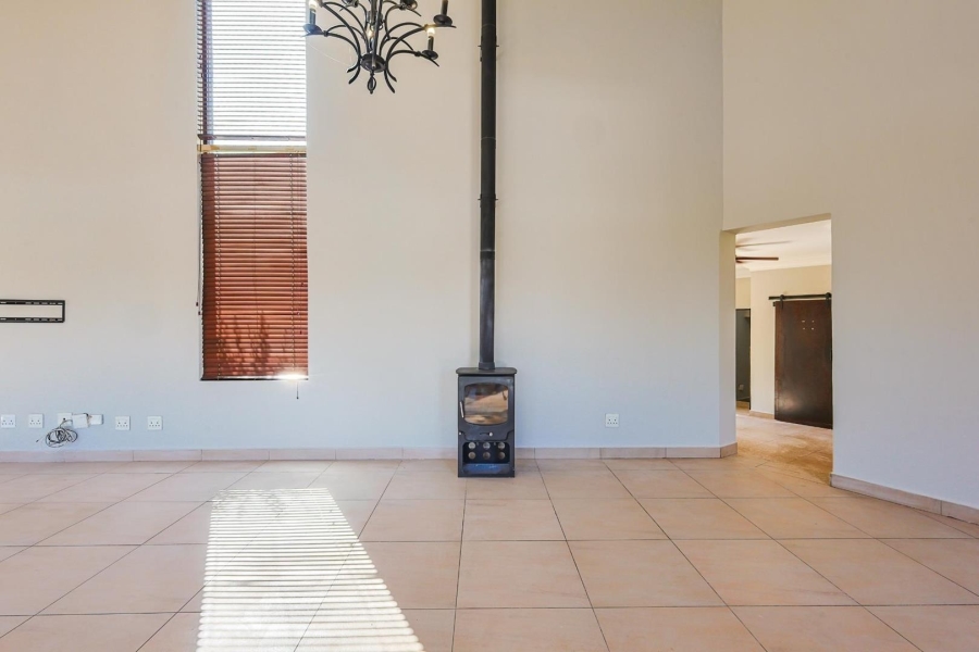 5 Bedroom Property for Sale in Silver Lakes Gauteng