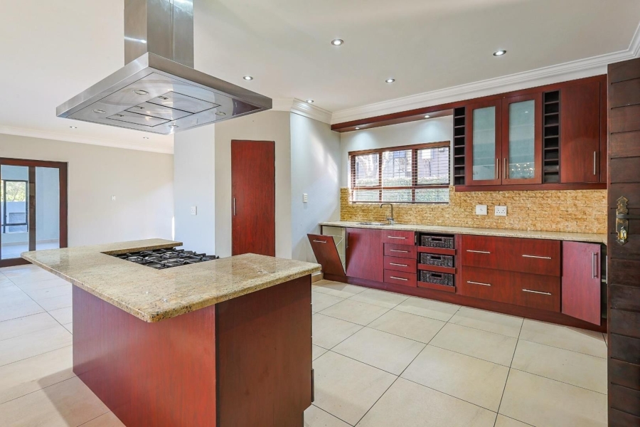 5 Bedroom Property for Sale in Silver Lakes Gauteng