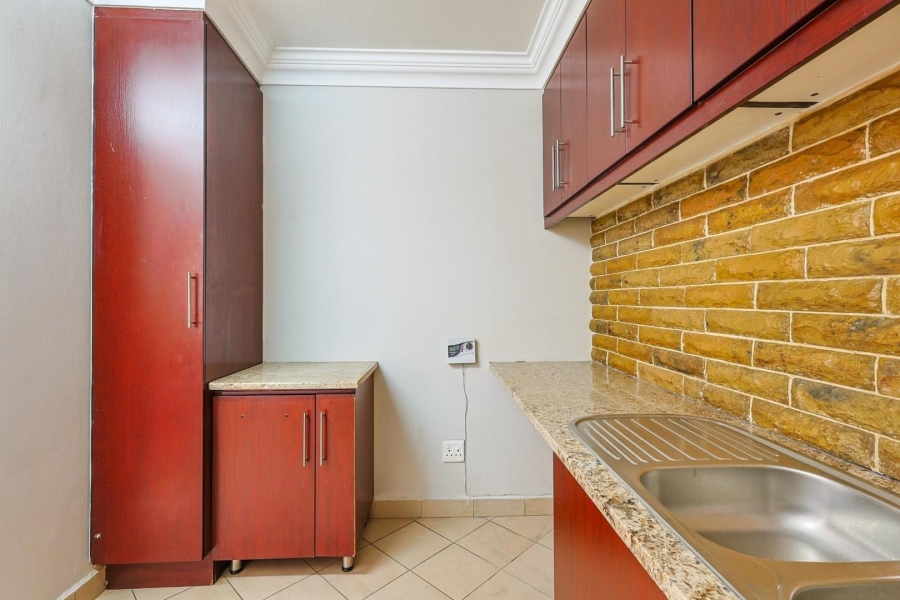 5 Bedroom Property for Sale in Silver Lakes Gauteng