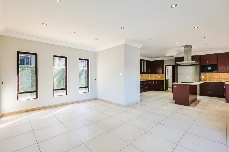 5 Bedroom Property for Sale in Silver Lakes Gauteng