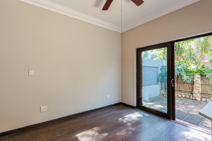 5 Bedroom Property for Sale in Silver Lakes Gauteng