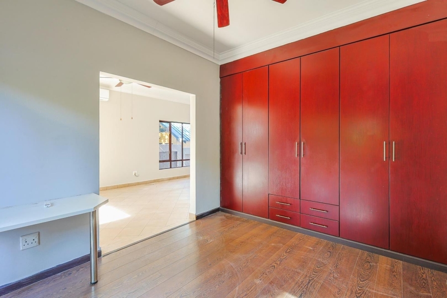 5 Bedroom Property for Sale in Silver Lakes Gauteng