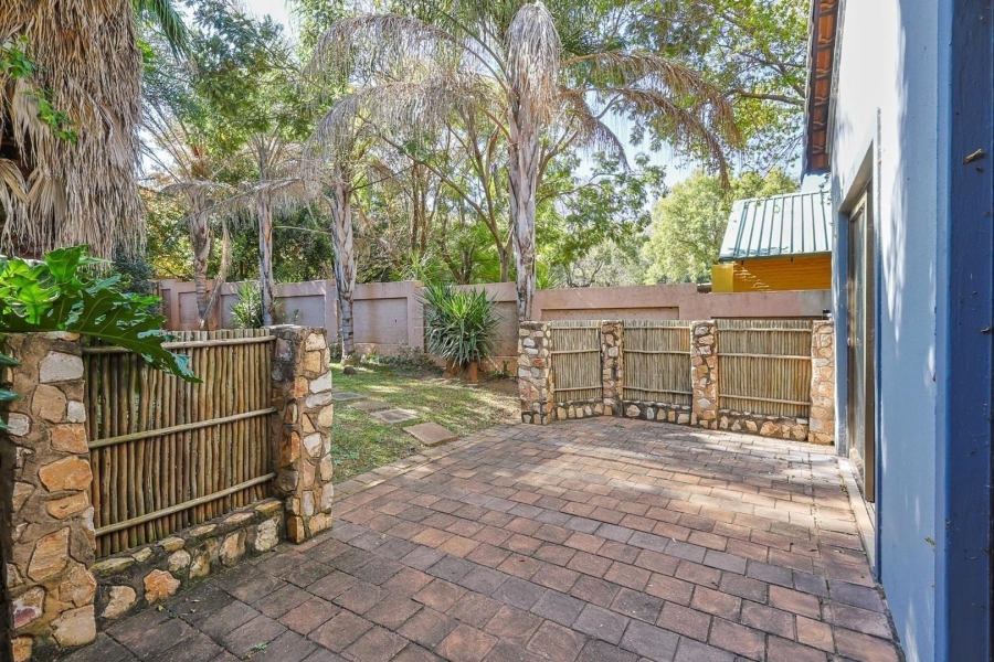 5 Bedroom Property for Sale in Silver Lakes Gauteng