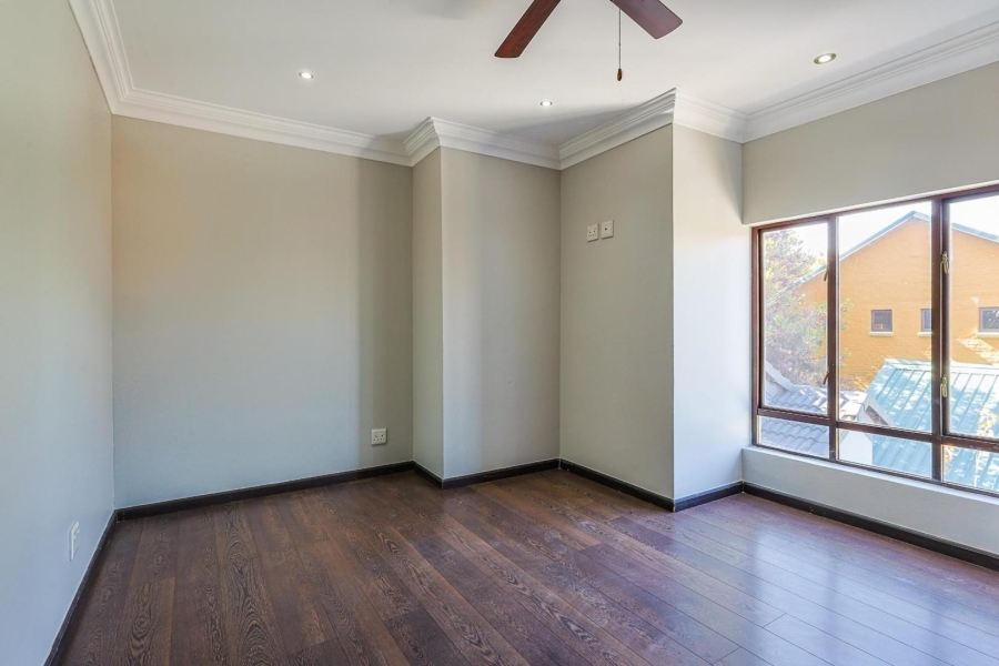 5 Bedroom Property for Sale in Silver Lakes Gauteng