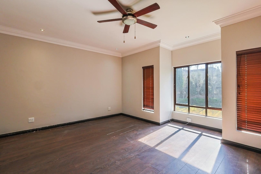 5 Bedroom Property for Sale in Silver Lakes Gauteng