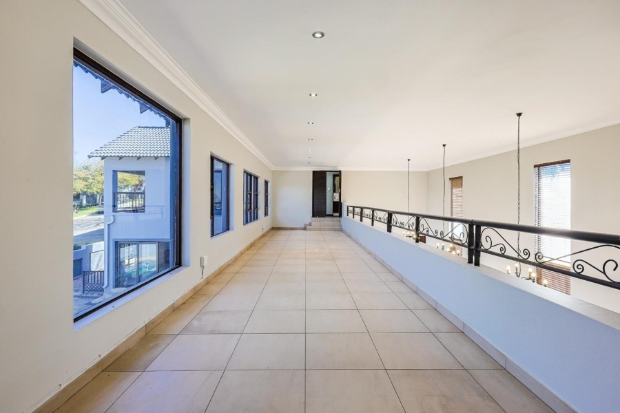5 Bedroom Property for Sale in Silver Lakes Gauteng