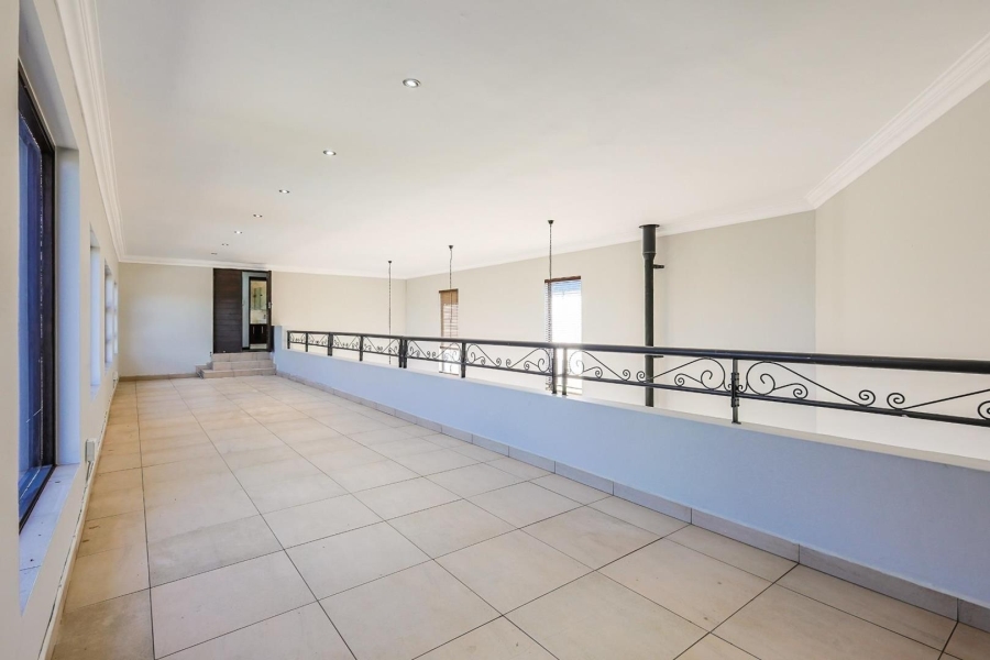 5 Bedroom Property for Sale in Silver Lakes Gauteng