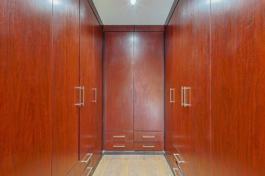 5 Bedroom Property for Sale in Silver Lakes Gauteng