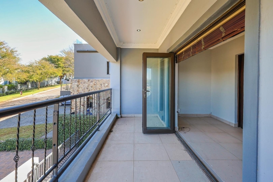 5 Bedroom Property for Sale in Silver Lakes Gauteng