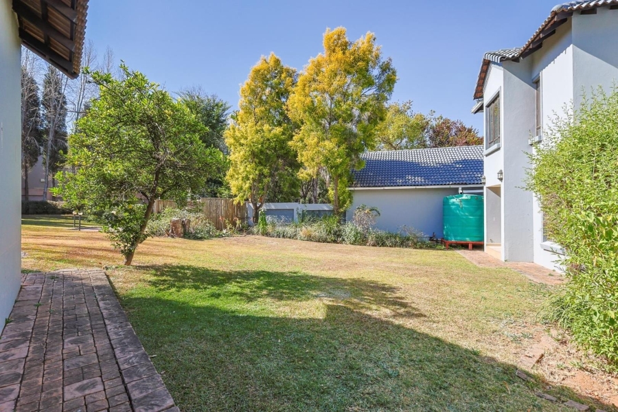 5 Bedroom Property for Sale in Silver Lakes Gauteng