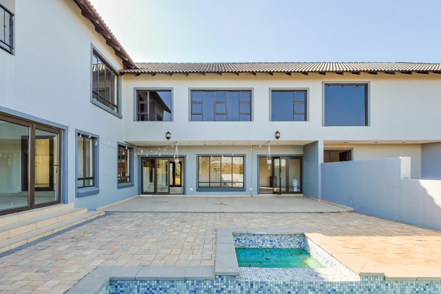 5 Bedroom Property for Sale in Silver Lakes Gauteng