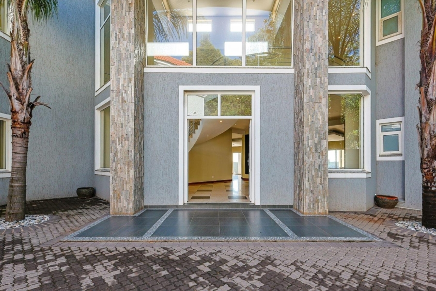 To Let 6 Bedroom Property for Rent in Waterkloof Ridge Gauteng