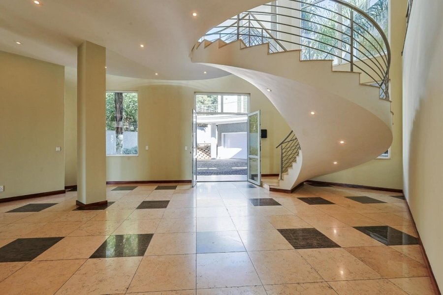 To Let 6 Bedroom Property for Rent in Waterkloof Ridge Gauteng