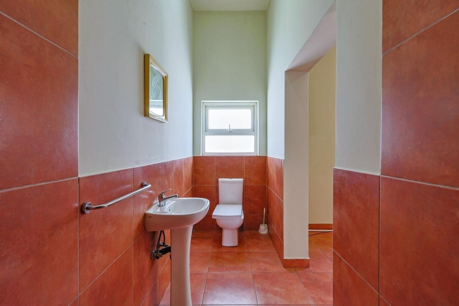 To Let 6 Bedroom Property for Rent in Waterkloof Ridge Gauteng