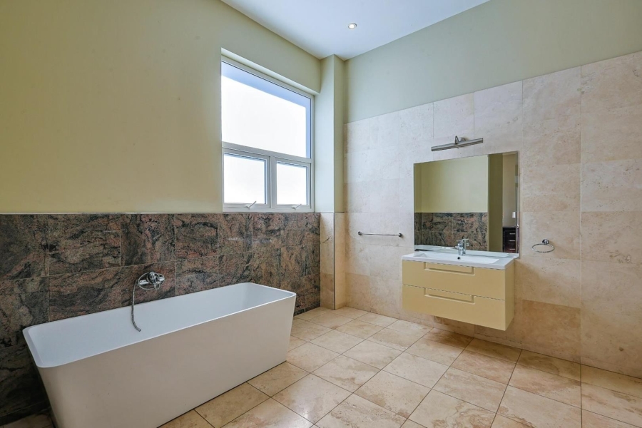 To Let 6 Bedroom Property for Rent in Waterkloof Ridge Gauteng