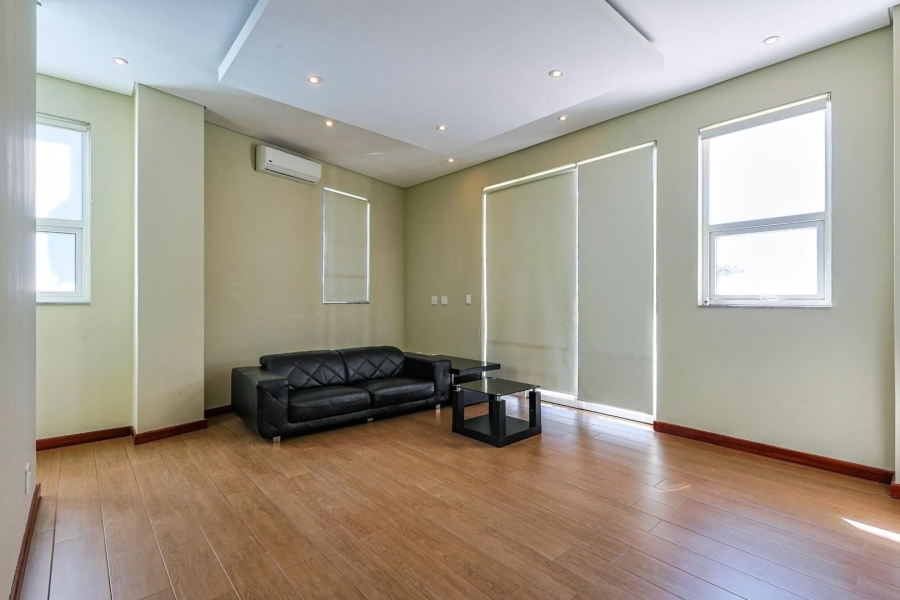 To Let 6 Bedroom Property for Rent in Waterkloof Ridge Gauteng