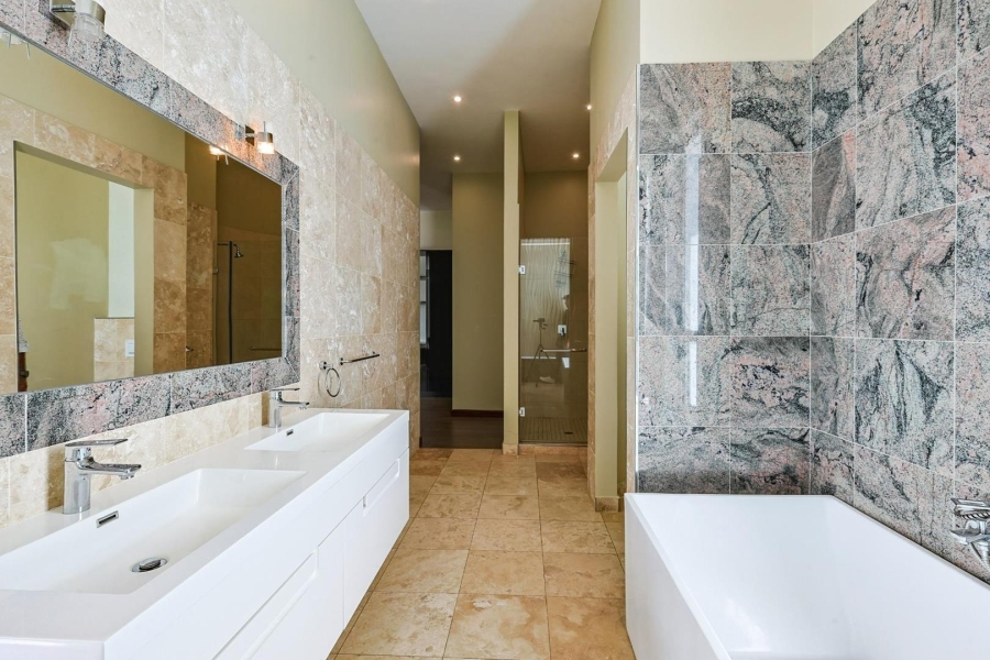 To Let 6 Bedroom Property for Rent in Waterkloof Ridge Gauteng