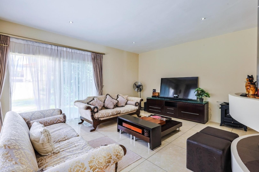 To Let 4 Bedroom Property for Rent in Silver Lakes Gauteng