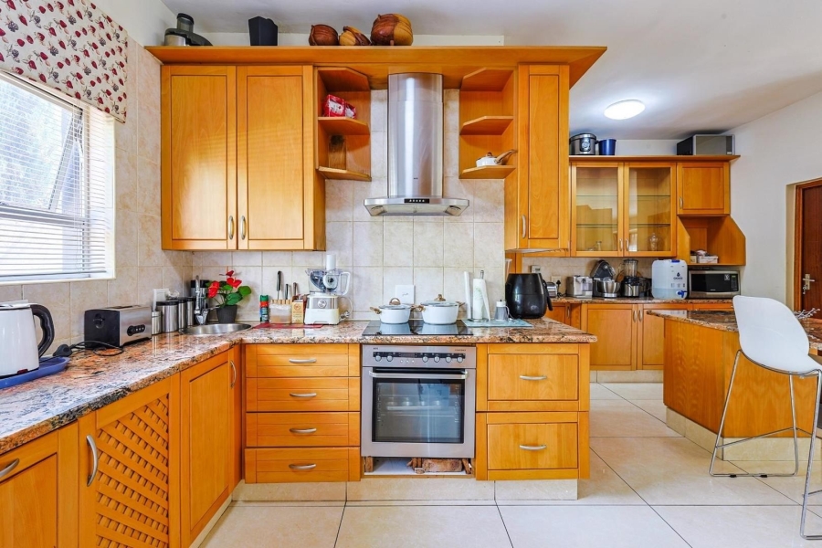 To Let 4 Bedroom Property for Rent in Silver Lakes Gauteng