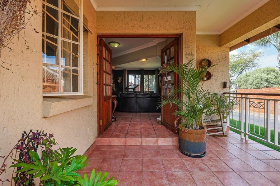 4 Bedroom Property for Sale in Erasmuskloof Gauteng