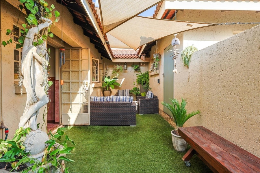 4 Bedroom Property for Sale in Erasmuskloof Gauteng