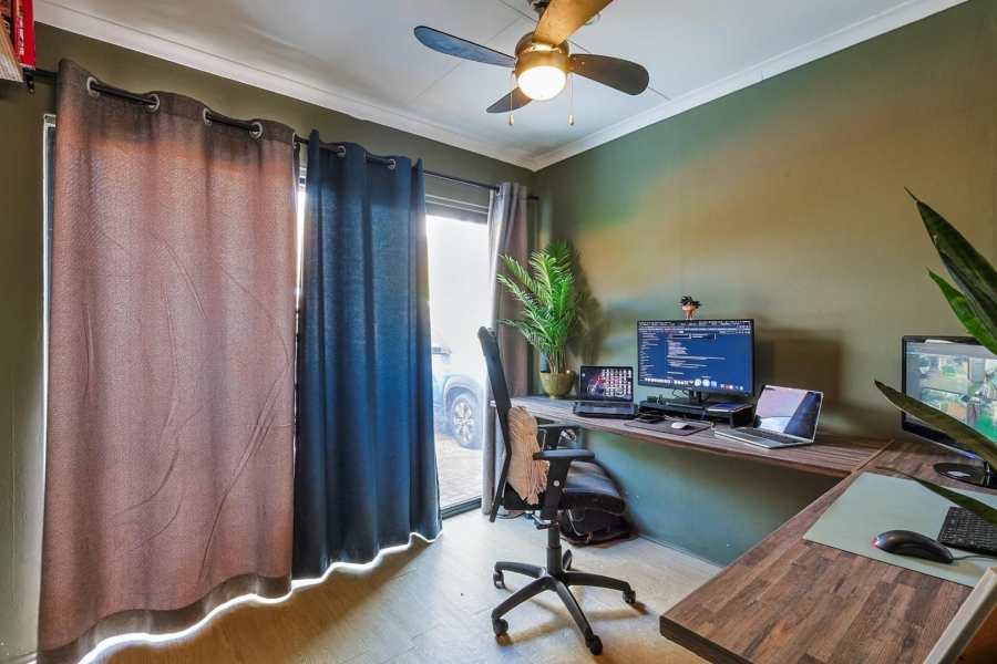 4 Bedroom Property for Sale in Erasmuskloof Gauteng