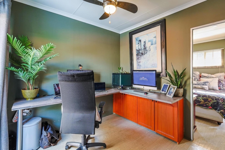 4 Bedroom Property for Sale in Erasmuskloof Gauteng