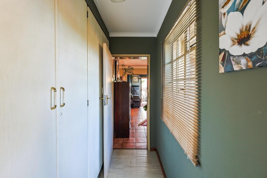 4 Bedroom Property for Sale in Erasmuskloof Gauteng