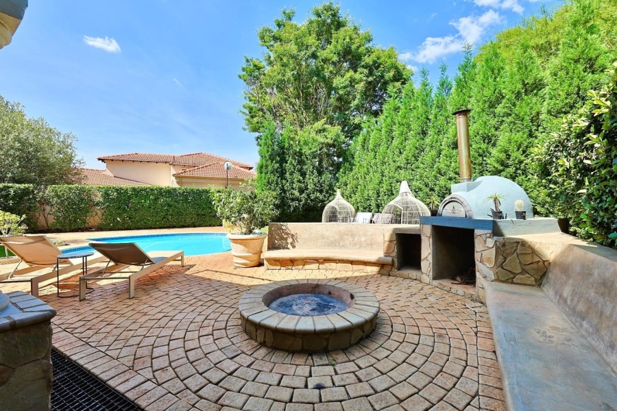 4 Bedroom Property for Sale in Boardwalk Manor Gauteng