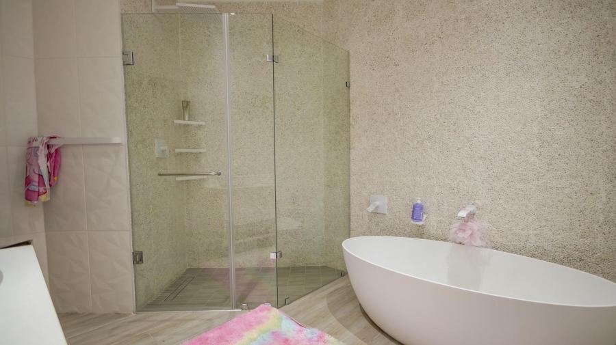 4 Bedroom Property for Sale in Boardwalk Manor Gauteng