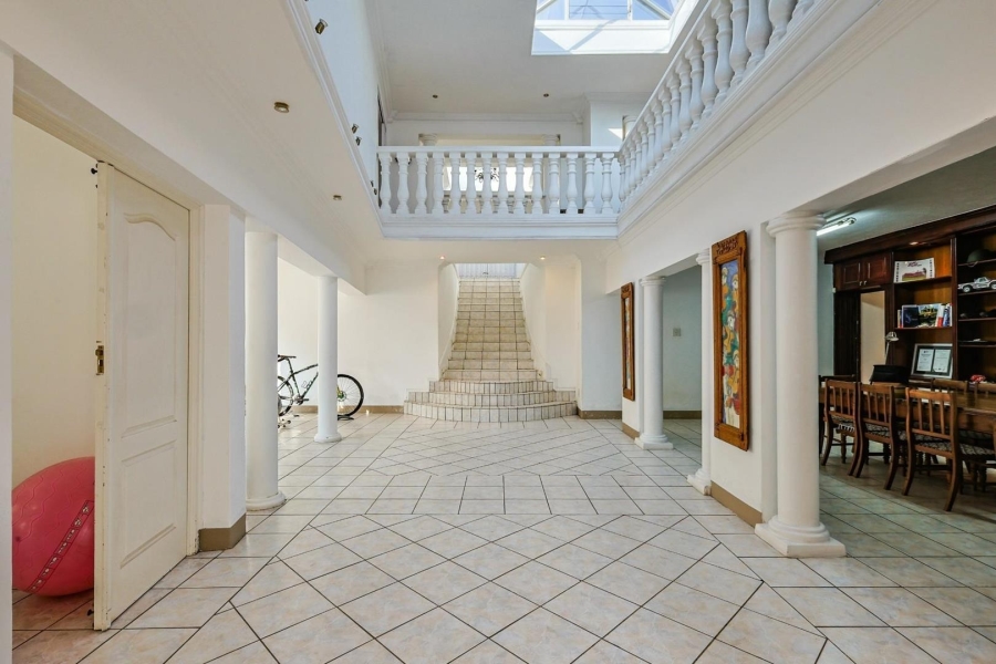 5 Bedroom Property for Sale in Waterkloof Ridge Gauteng