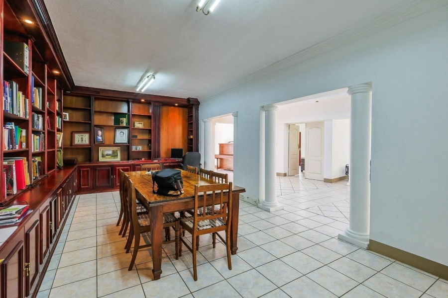 5 Bedroom Property for Sale in Waterkloof Ridge Gauteng