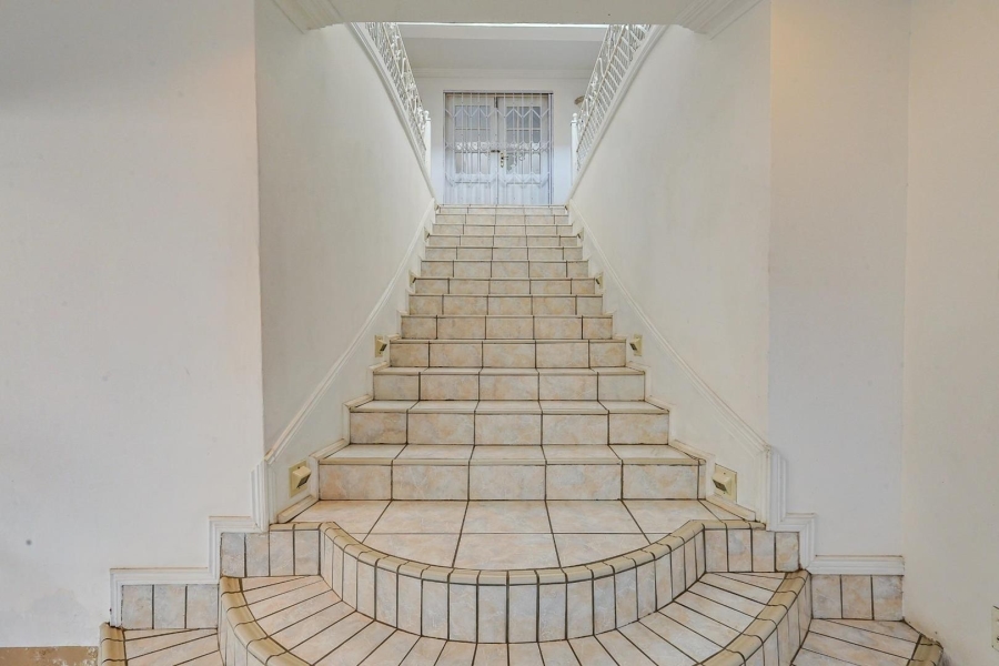 5 Bedroom Property for Sale in Waterkloof Ridge Gauteng