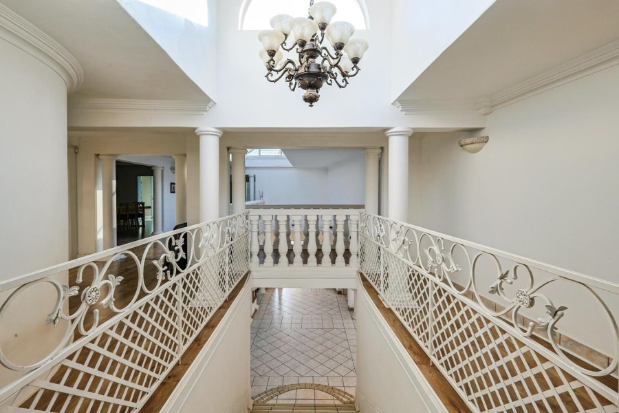 5 Bedroom Property for Sale in Waterkloof Ridge Gauteng