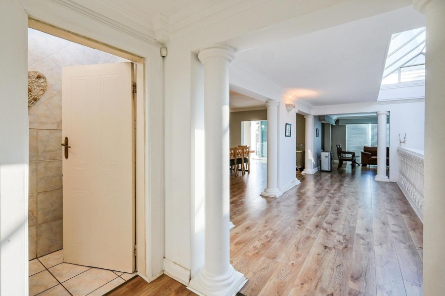5 Bedroom Property for Sale in Waterkloof Ridge Gauteng