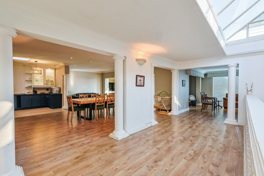 5 Bedroom Property for Sale in Waterkloof Ridge Gauteng